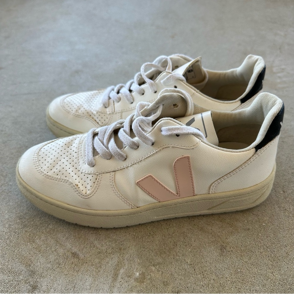 Veja V-10 CWL White Petale Black Sneakers Women’s Size 7 - Picture 5 of 10